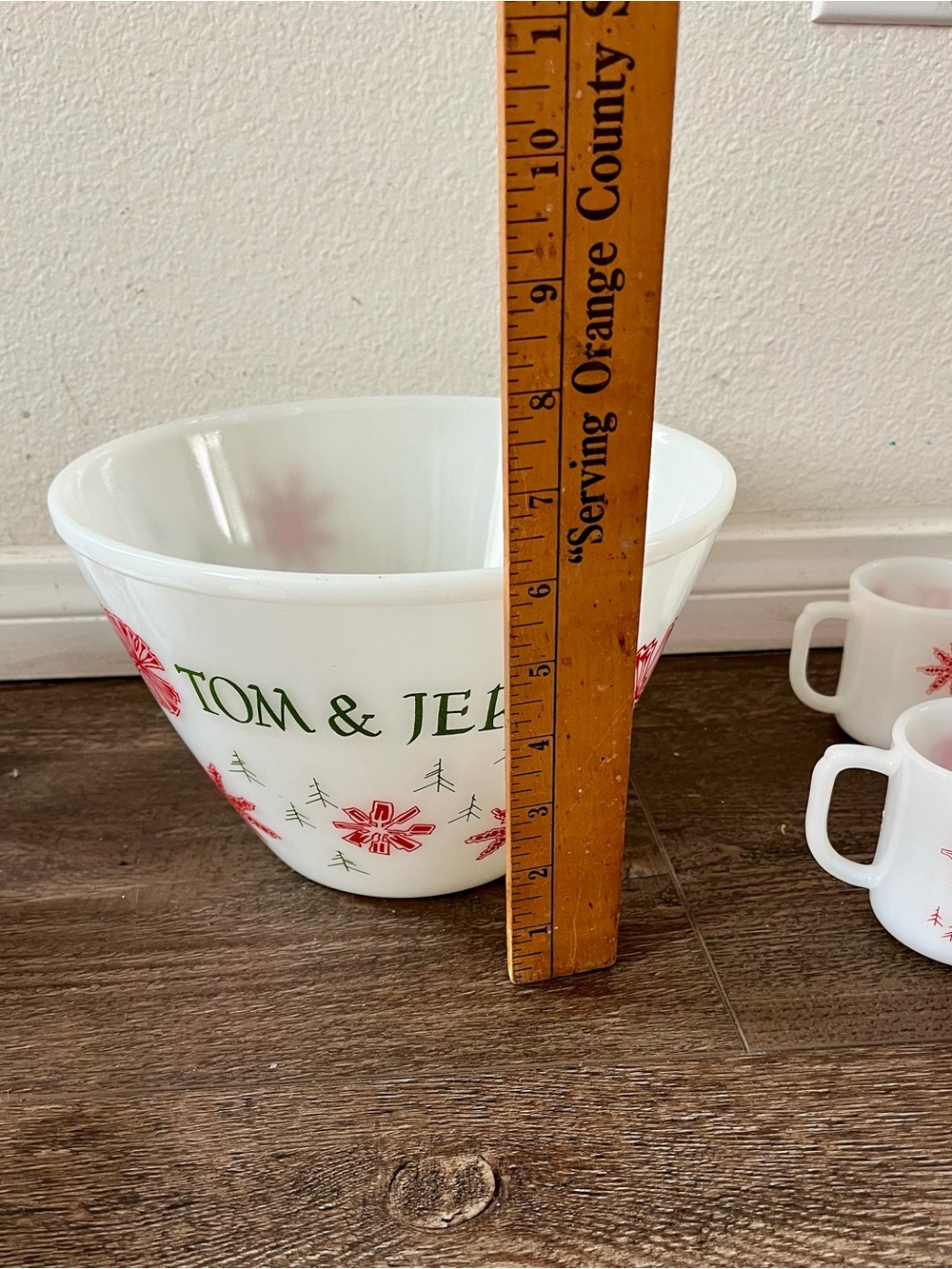 1960 Fire-King Tom & Jerry Bowl Milk Glass And 7 Mugs - Picture 4 of 15